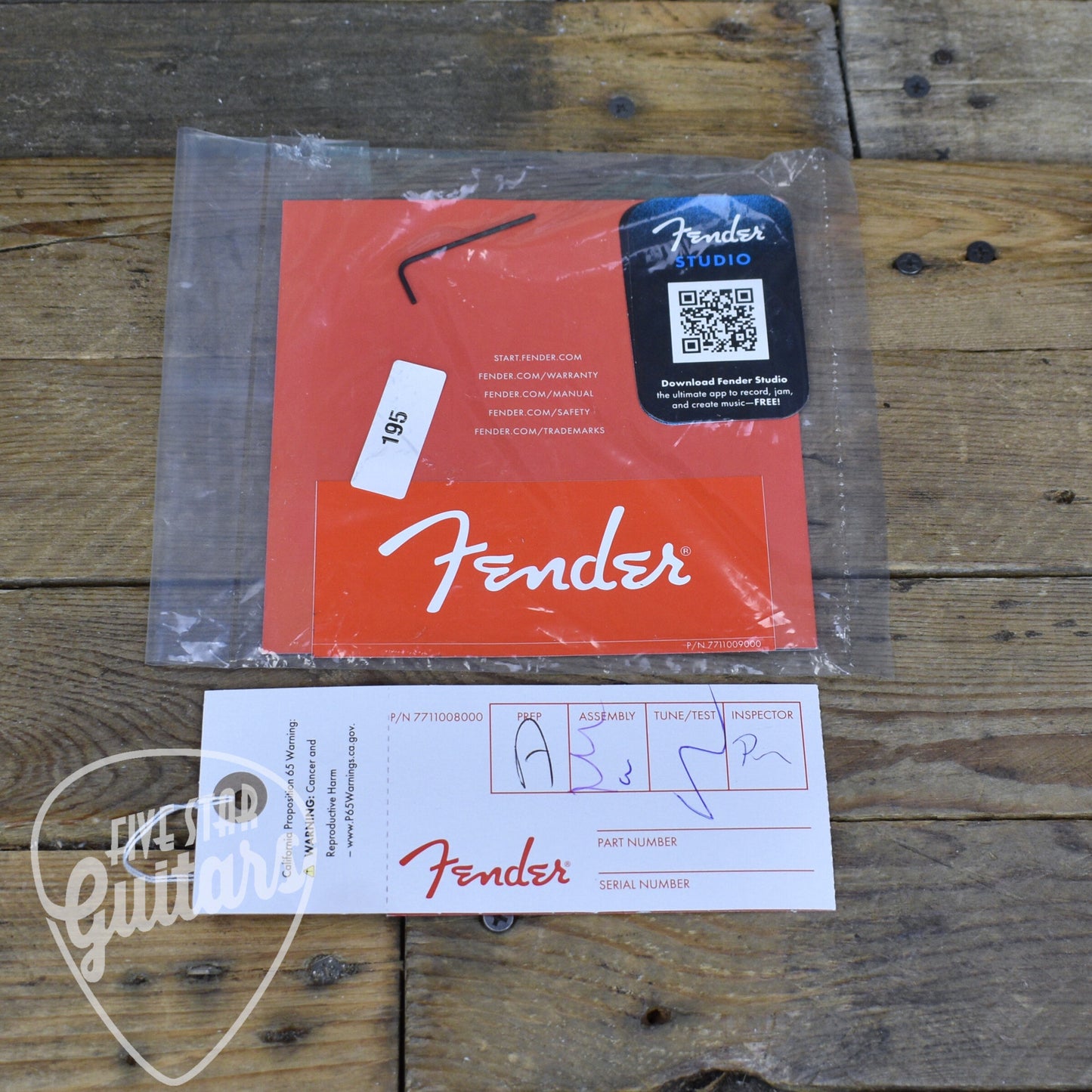 Fender Vintera  III Early 60s Stratocaster - Seafoam Green with Gigbag