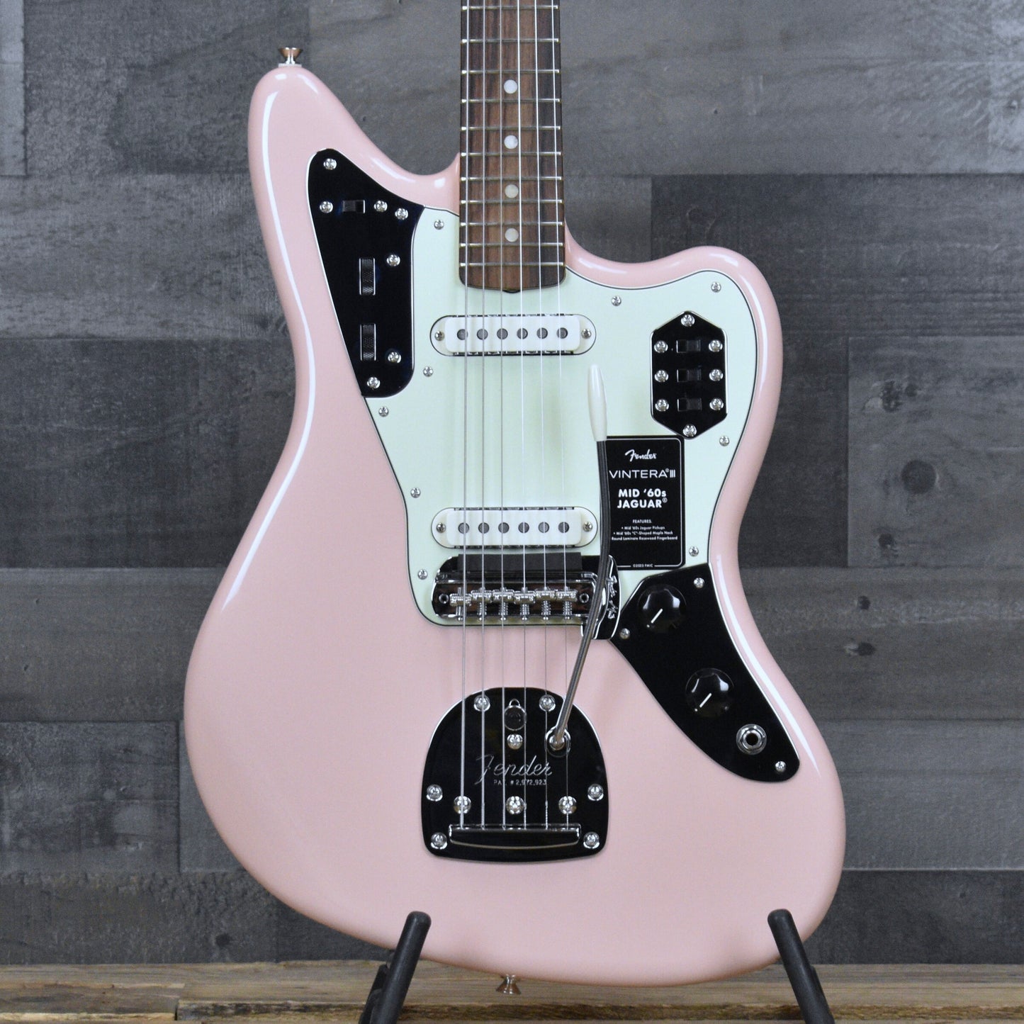 Fender Vintera  III Mid 60s Jaguar - Shell Pink with Gigbag