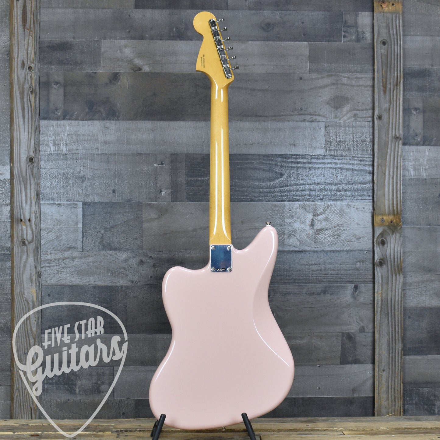 Fender Vintera  III Mid 60s Jaguar - Shell Pink with Gigbag