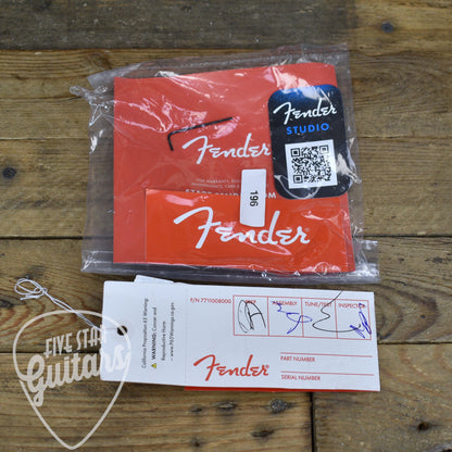 Fender Vintera III Mid 60s Jazzmaster - Candy Apple Red with Gigbag