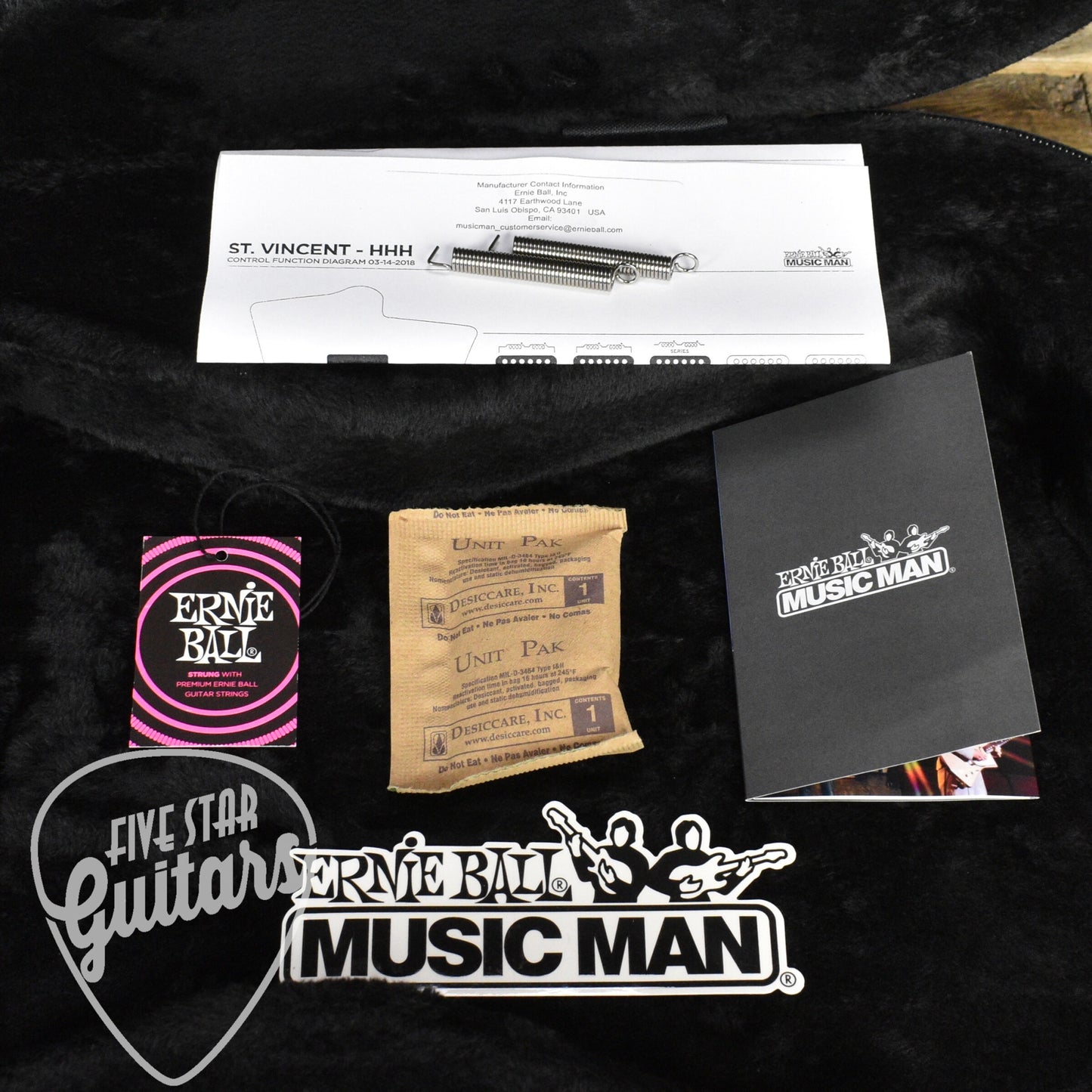Ernie Ball Music Man St. Vincent Goldie - Silk Charmeuse with Mono Case