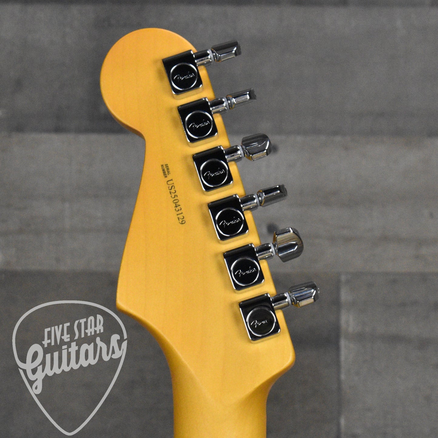 Fender American Professional II Stratocaster - 3 Tone Sunburst with Hard Shell Case