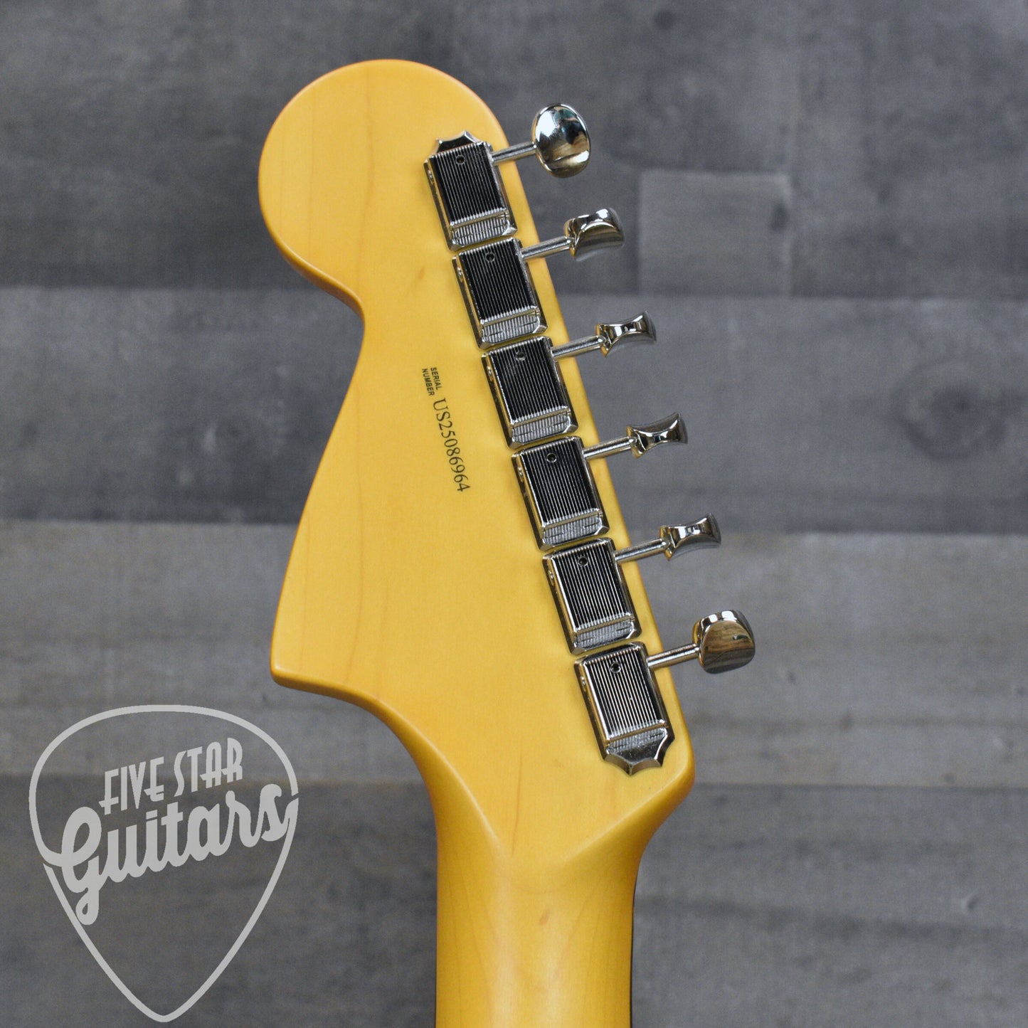 Fender American Professional Classic Jaguar Rosewood Fingerboard Faded Sherwood Green Metallic Included: Deluxe Gig Bag