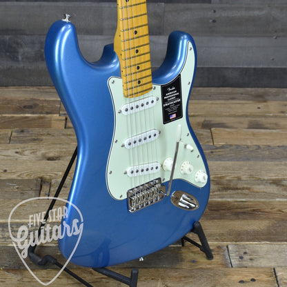 Fender American Professional Classic Stratocaster Maple Fingerboard - Faded Lake Placid Blue with Deluxe Gig Bag