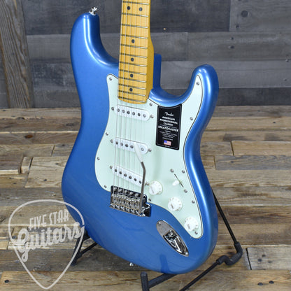 Fender American Professional Classic Stratocaster Maple Fingerboard - Faded Lake Placid Blue with Deluxe Gig Bag
