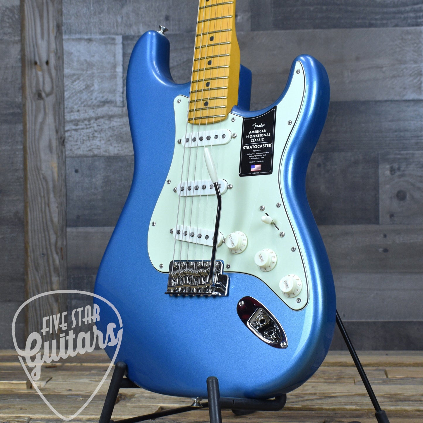 Fender American Professional Classic Stratocaster Maple Fingerboard - Faded Lake Placid Blue with Deluxe Gig Bag