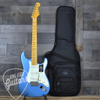 Fender American Professional Classic Stratocaster Maple Fingerboard - Faded Lake Placid Blue with Deluxe Gig Bag