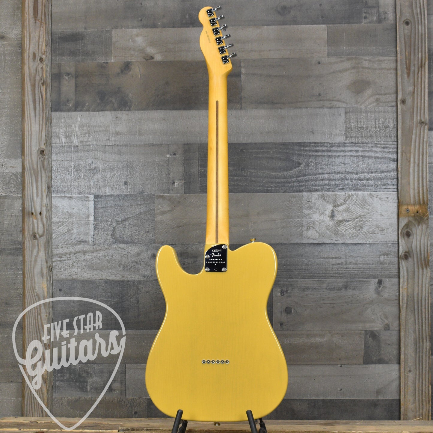 Fender American Professional II Telecaster Maple Fingerboard - Butterscotch Blonde with Deluxe Molded Case