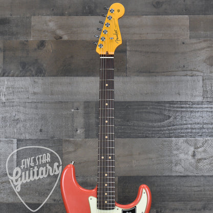 Fender American Ultra Luxe Vintage '60s Stratocaster HSS - Fiesta Red with Fender Deluxe Hardshell Case