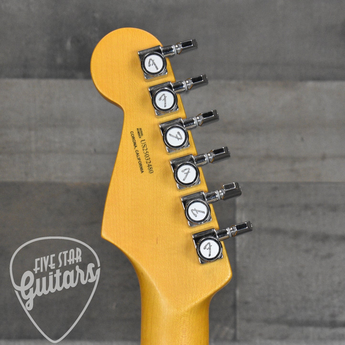 Fender American Ultra Luxe Vintage '60s Stratocaster HSS - Fiesta Red with Fender Deluxe Hardshell Case