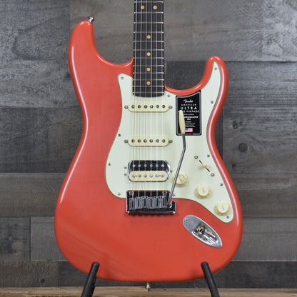 Fender American Ultra Luxe Vintage '60s Stratocaster HSS - Fiesta Red with Fender Deluxe Hardshell Case