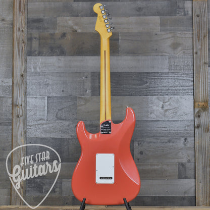 Fender American Ultra Luxe Vintage '60s Stratocaster HSS - Fiesta Red with Fender Deluxe Hardshell Case