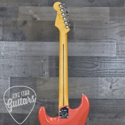 Fender American Ultra Luxe Vintage '60s Stratocaster HSS - Fiesta Red with Fender Deluxe Hardshell Case
