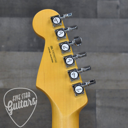 Fender American Ultra Luxe Vintage '60s Stratocaster HSS - Fiesta Red with Fender Deluxe Hardshell Case