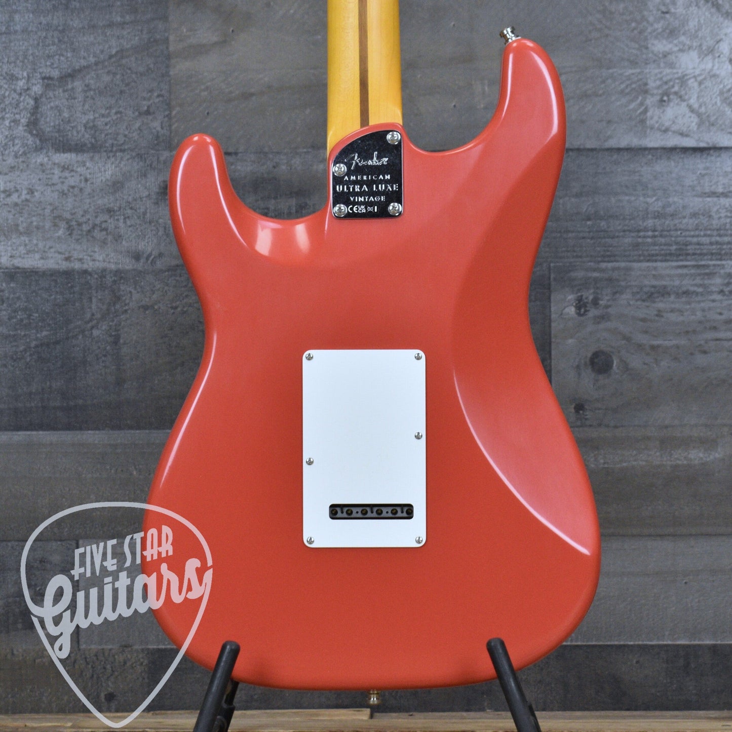 Fender American Ultra Luxe Vintage '60s Stratocaster HSS - Fiesta Red with Fender Deluxe Hardshell Case