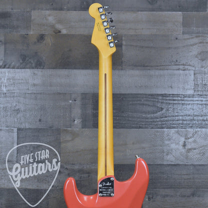 Fender American Ultra Luxe Vintage '60s Stratocaster HSS - Fiesta Red with Fender Deluxe Hardshell Case
