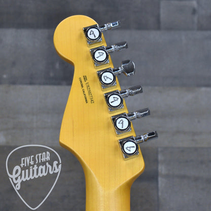 Fender American Ultra Luxe Vintage '60s Stratocaster HSS - Fiesta Red with Fender Deluxe Hardshell Case