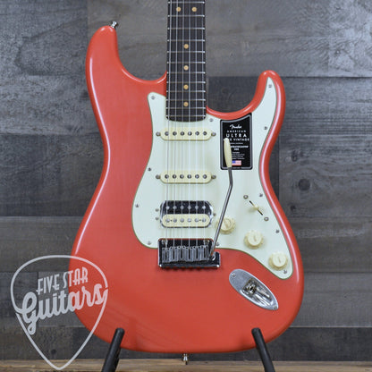 Fender American Ultra Luxe Vintage '60s Stratocaster HSS - Fiesta Red with Fender Deluxe Hardshell Case