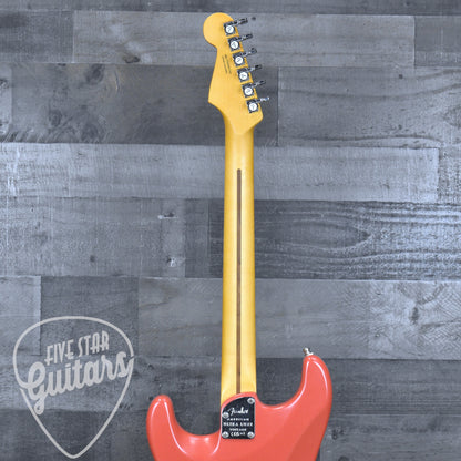 Fender American Ultra Luxe Vintage '60s Stratocaster HSS - Fiesta Red with Fender Deluxe Hardshell Case