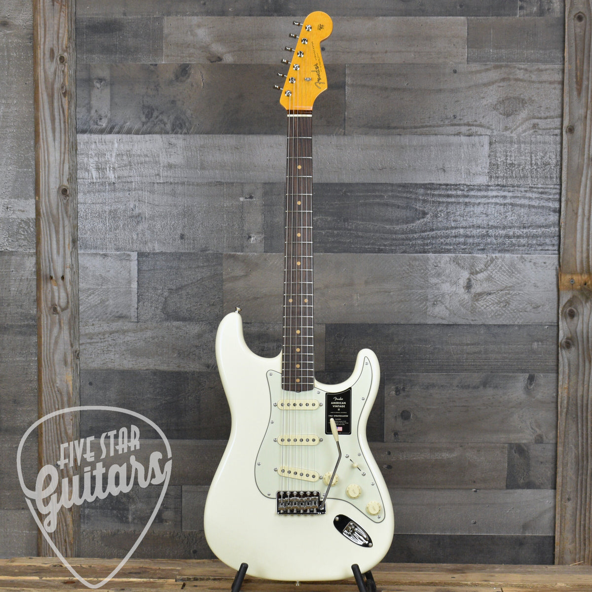 Fender American Vintage II 1961 Stratocaster Rosewood Fingerboard - Olympic White with Hard Shell Case