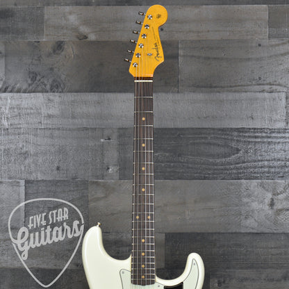 Fender American Vintage II 1961 Stratocaster Rosewood Fingerboard - Olympic White with Hard Shell Case