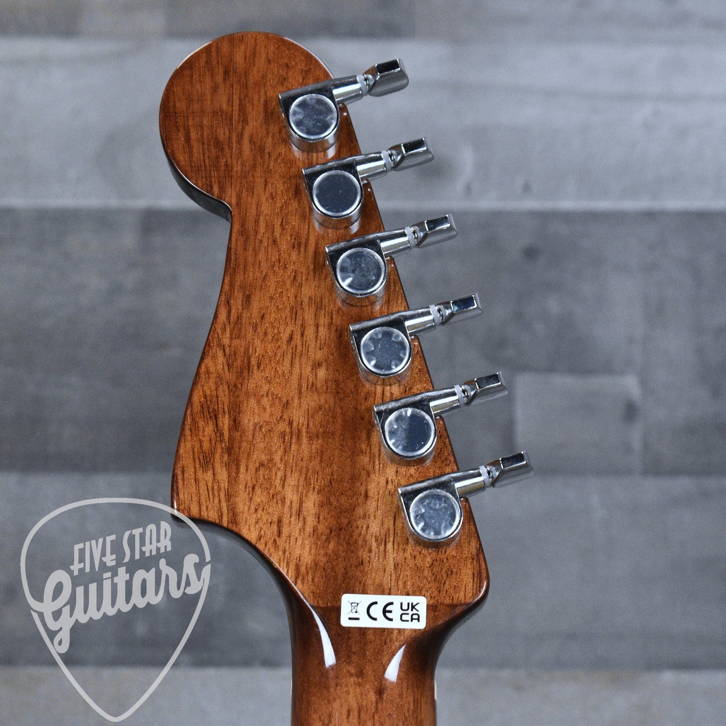 Fender California Standard Redondo CE Spruce Top Ivory Pickguard - Black