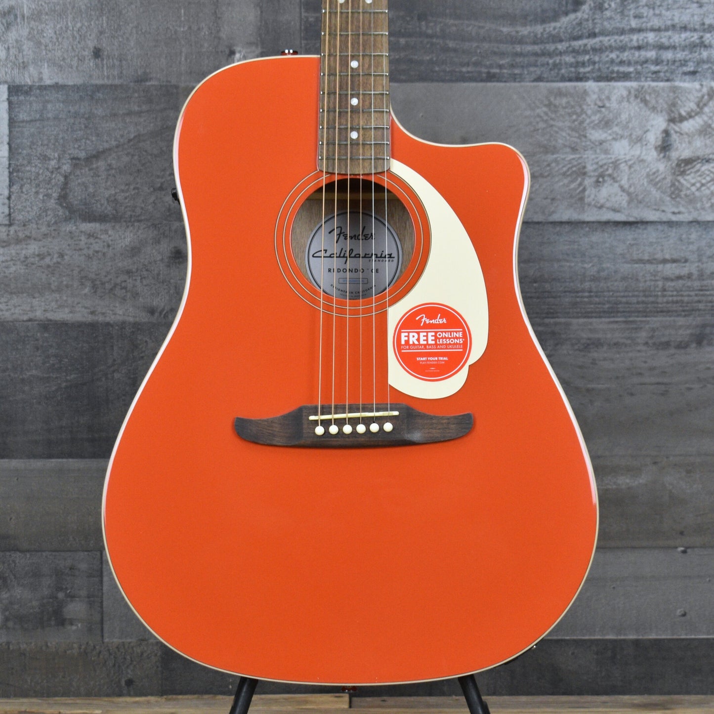 Fender California Standard Redondo CE Spruce Top Ivory Pickguard - Fiesta Red