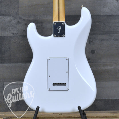 Fender Dealer Exclusive Player II Stratocaster - Polar White