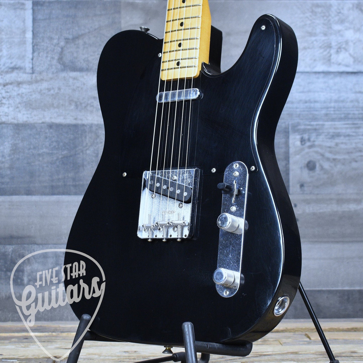 Fender Dealer Exclusive Vintera  Road Worn  '60s Double Esquire -  Black with Deluxe Gig Bag
