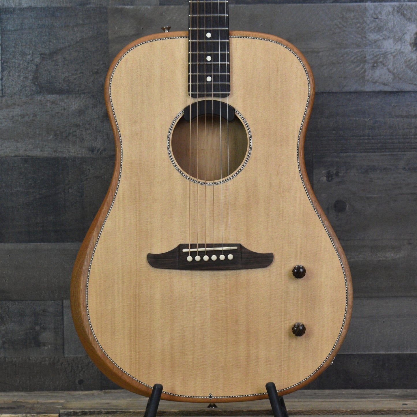 Fender Highway Dreadnought Rosewood Fingerboard - Natural with Gig Bag