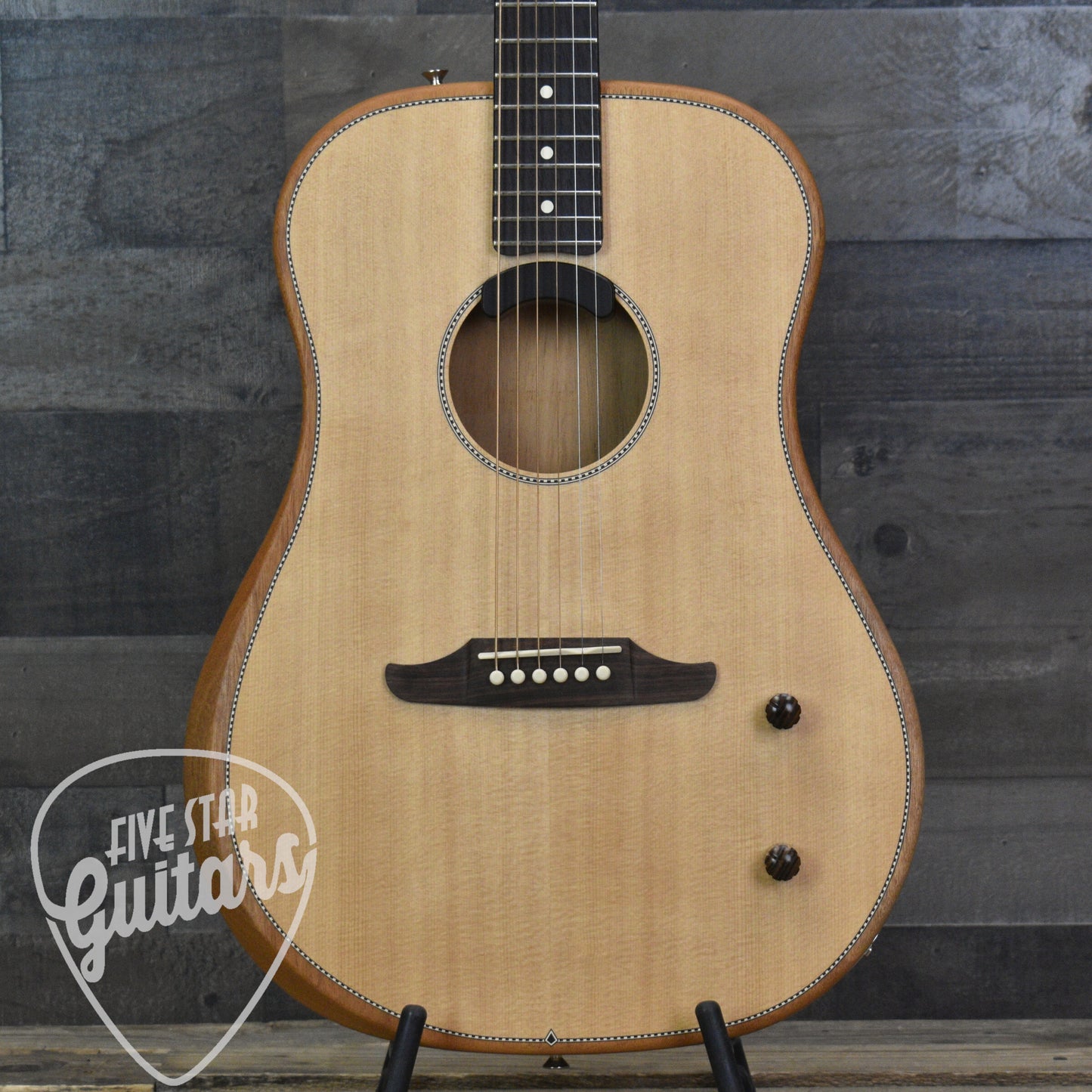 Fender Highway Dreadnought Rosewood Fingerboard - Natural with Gig Bag