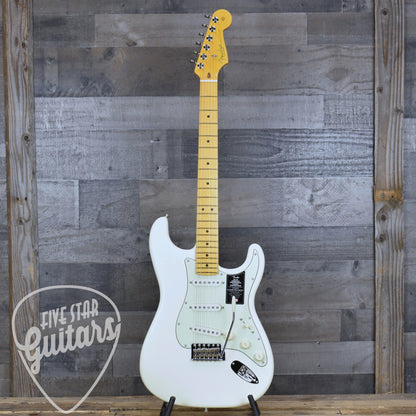 Fender Limited Edition American Professional Classic Stratocaster - Olympic White With Deluxe Gig Bag