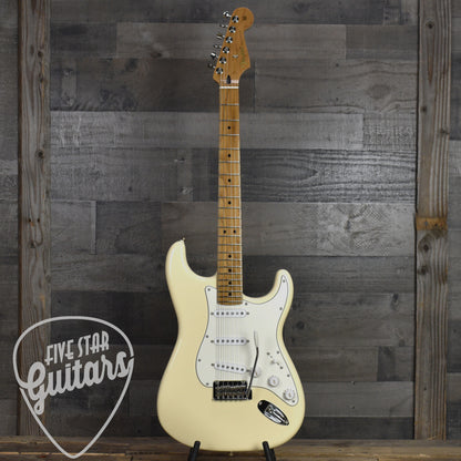 Fender Limited Edition Player II Stratocaster Roasted Maple Fingerboard - Olympic White