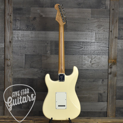 Fender Limited Edition Player II Stratocaster Roasted Maple Fingerboard - Olympic White