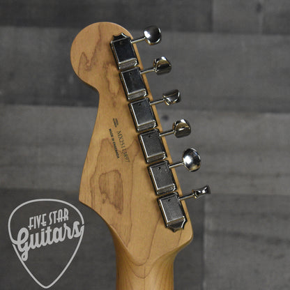 Fender Limited Edition Player II Stratocaster Roasted Maple Fingerboard - Olympic White