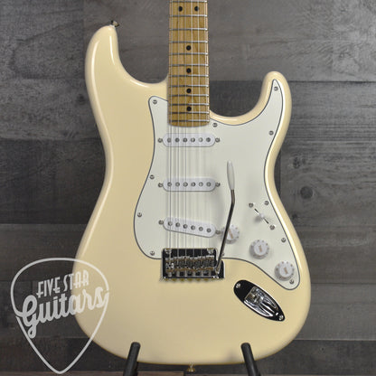 Fender Limited Edition Player II Stratocaster Roasted Maple Fingerboard - Olympic White