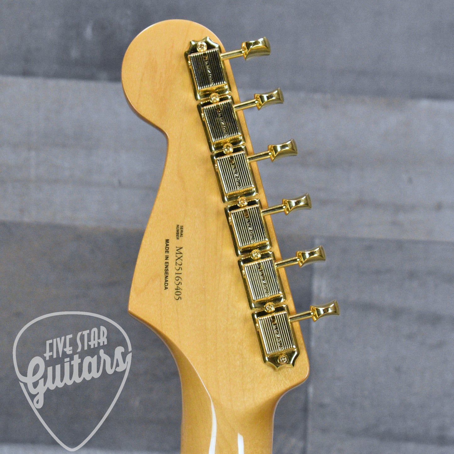 Fender Limited Edition Vintera III Late 50s Stratocaster - Maple Fingerboard- White Blonde with Bag