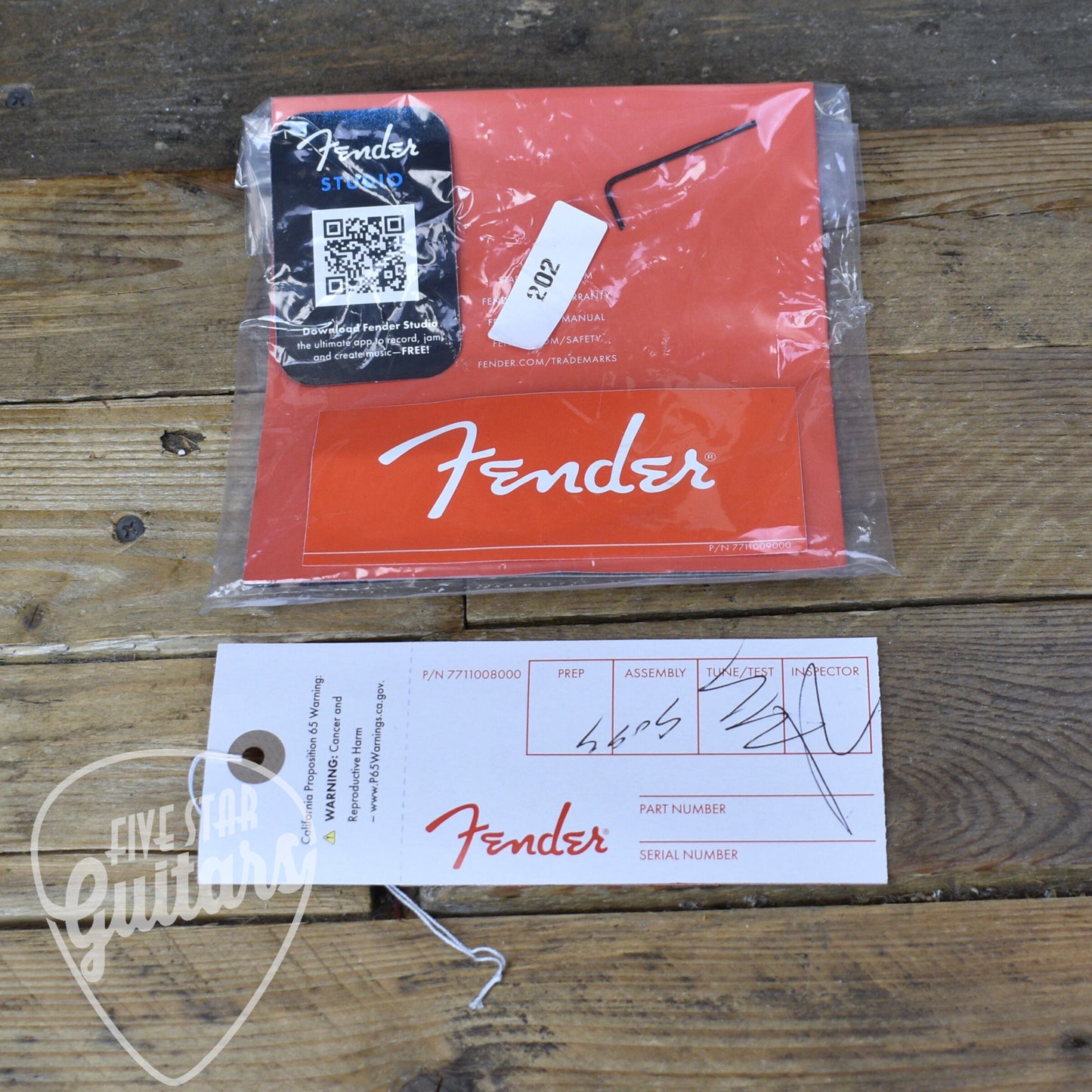 Fender Limited Edition Vintera III Late 50s Stratocaster - Maple Fingerboard- White Blonde with Bag