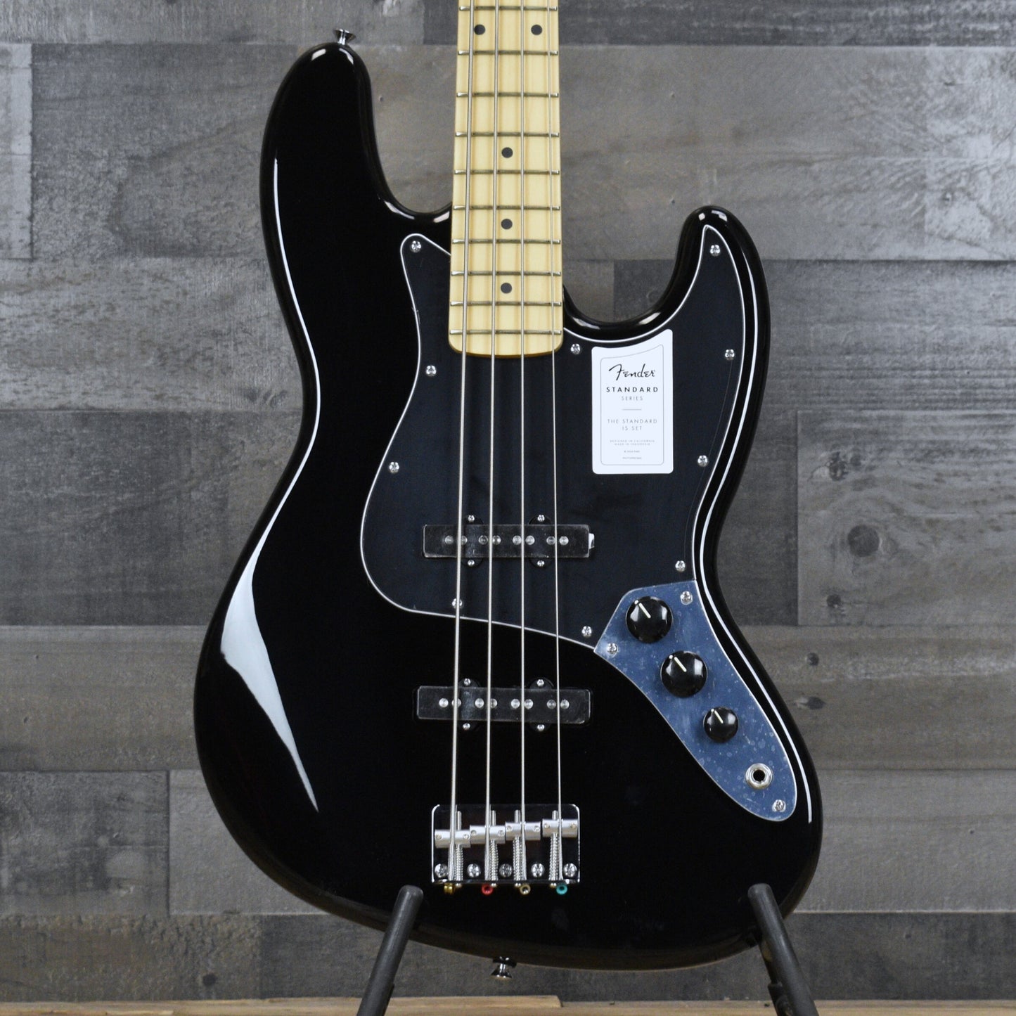 Fender Standard Jazz Bass Maple Fingerboard - Black