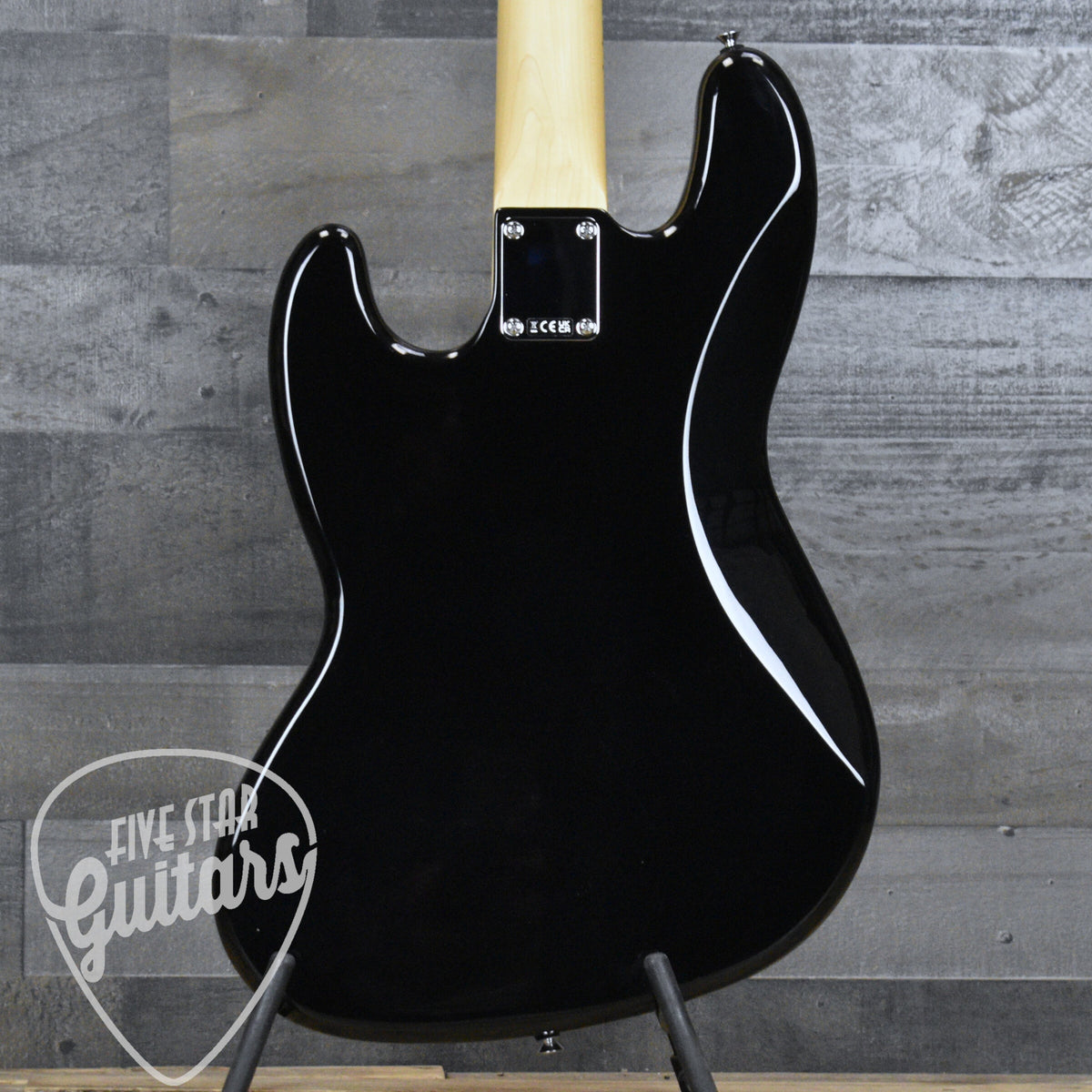 Fender Standard Jazz Bass Maple Fingerboard - Black