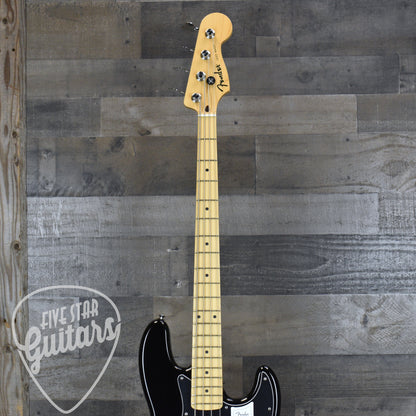 Fender Standard Jazz Bass Maple Fingerboard - Black