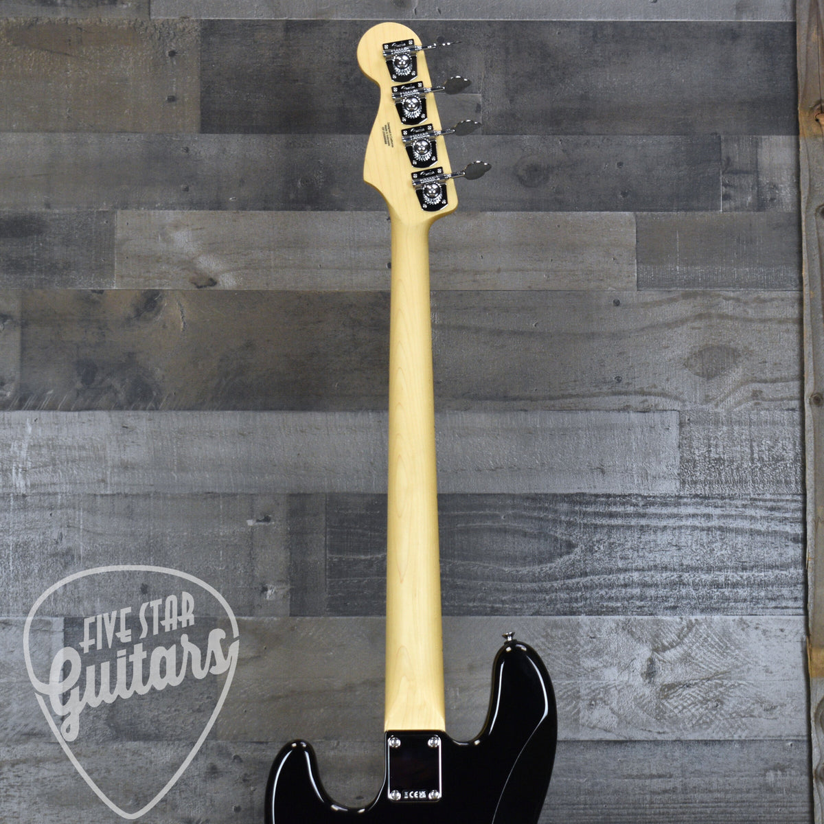 Fender Standard Jazz Bass Maple Fingerboard - Black