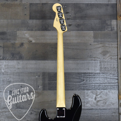 Fender Standard Jazz Bass Maple Fingerboard - Black