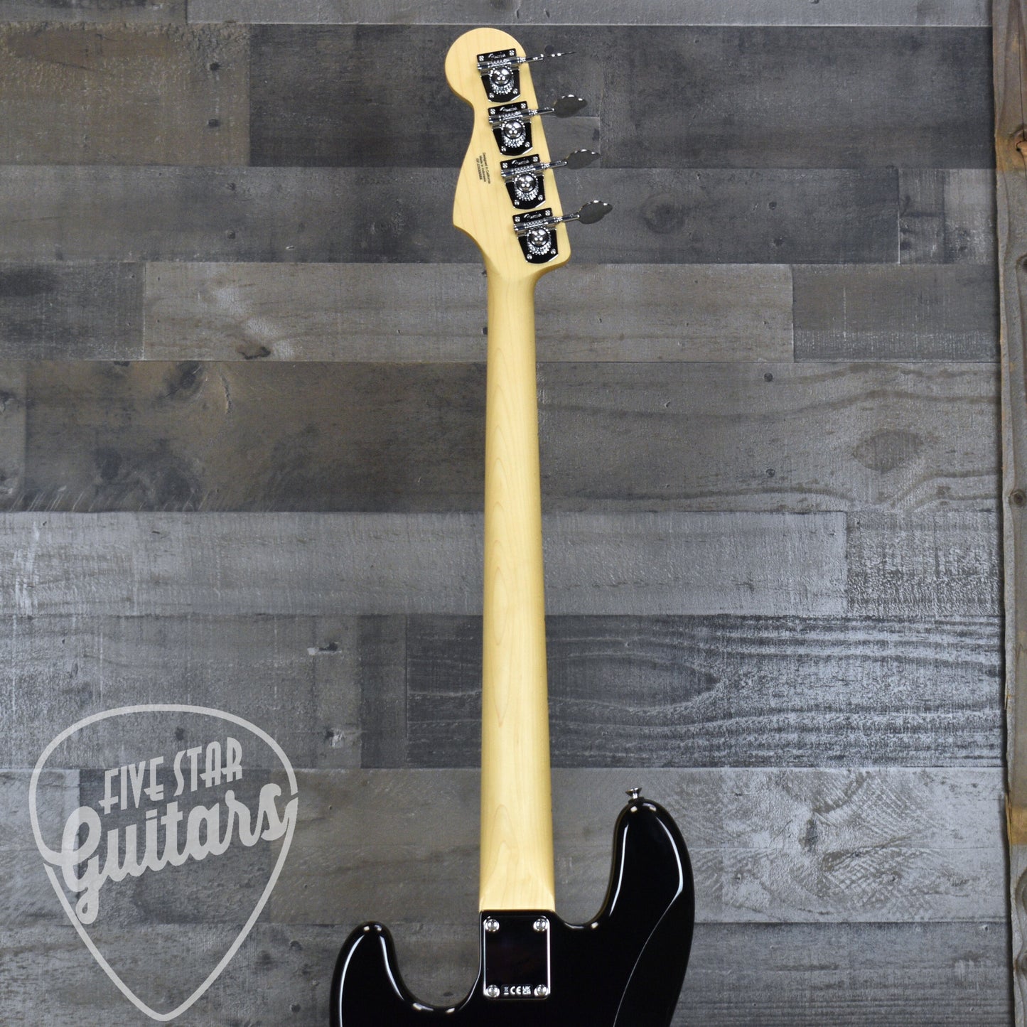 Fender Standard Jazz Bass Maple Fingerboard - Black