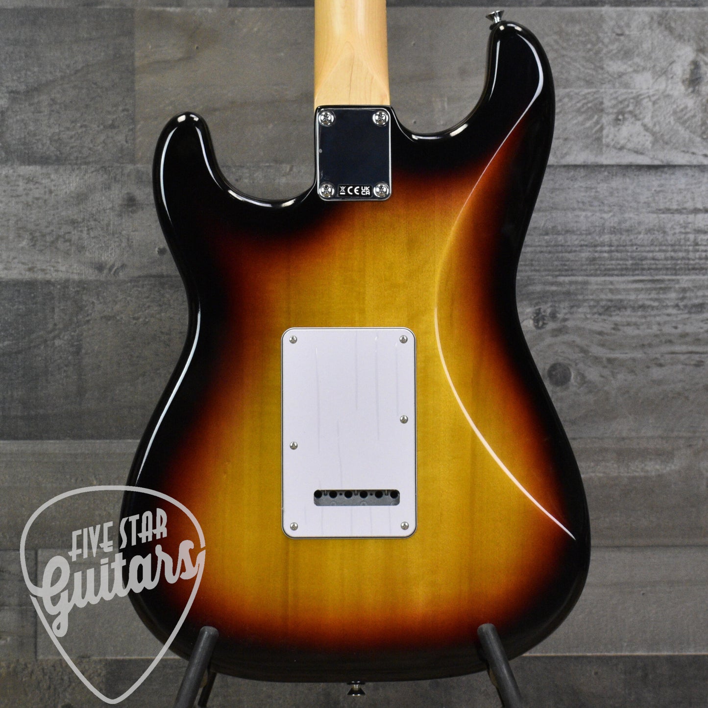 Fender Standard Stratocaster Laurel Fingerboard -  3-Color Sunburst