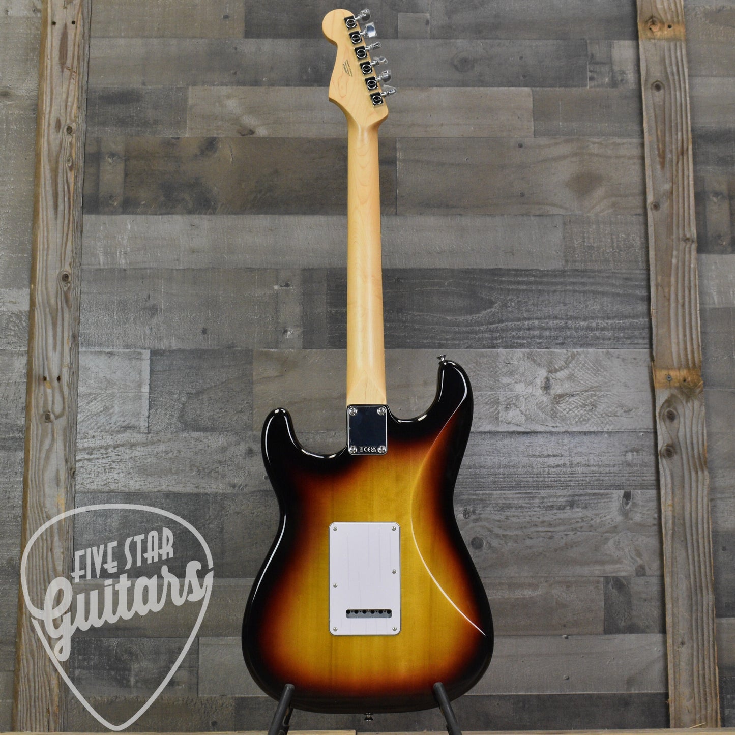 Fender Standard Stratocaster Laurel Fingerboard -  3-Color Sunburst