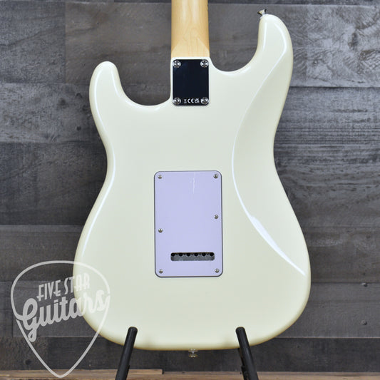 Fender Standard Stratocaster Maple Fingerboard - Olympic White
