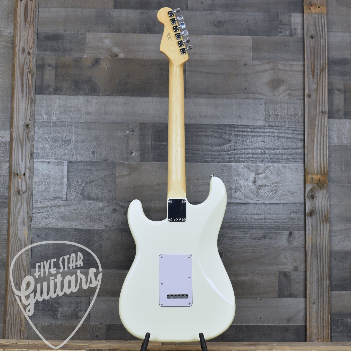 Fender Standard Stratocaster Maple Fingerboard - Olympic White