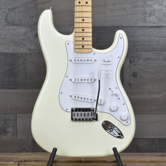 Fender Standard Stratocaster Maple Fingerboard - Olympic White
