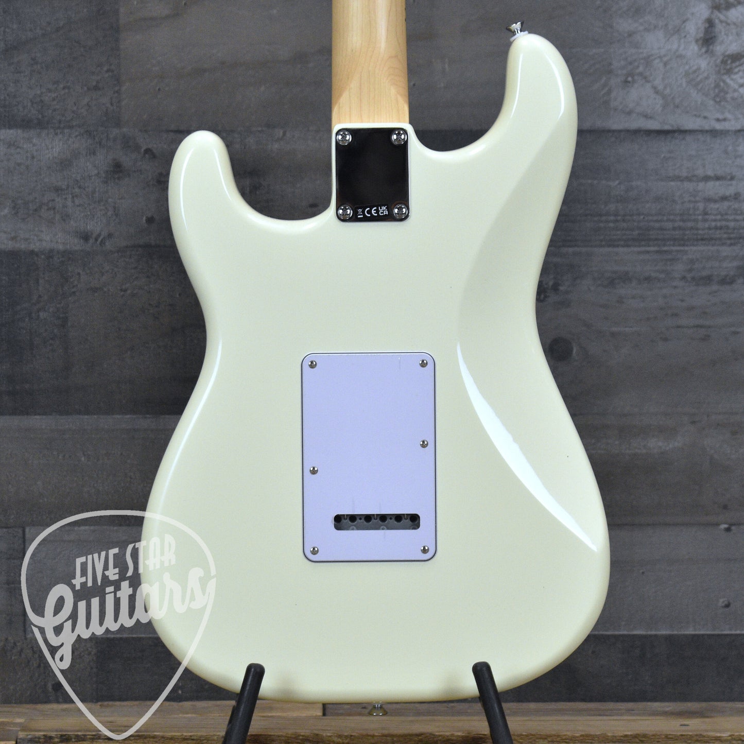 Fender Standard Stratocaster Maple Fingerboard - Olympic White